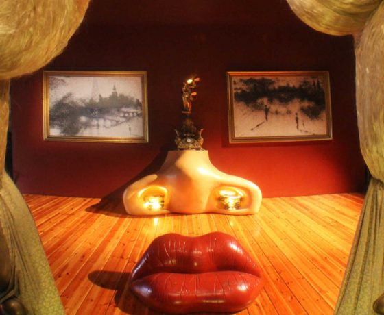 dali-lips-room-museum-figueres
